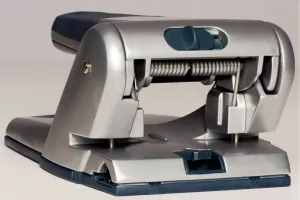 Děrovačka Leitz Sturdy Puncher Silver 65k (518000)