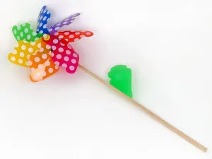 Větrný mlýn Adar průměr 12 cm, dřevěná rukojeť délka 25 cm (496965)